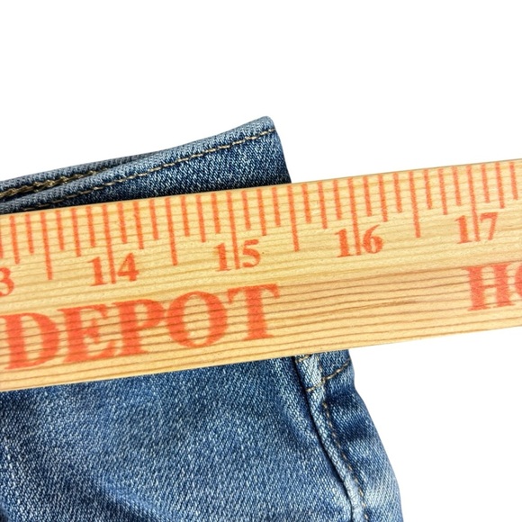 EUC GAP 1969 Light Blue Mid-rise Real Straight Leg Women's Jeans Sz 30 R - Picture 4 of 15